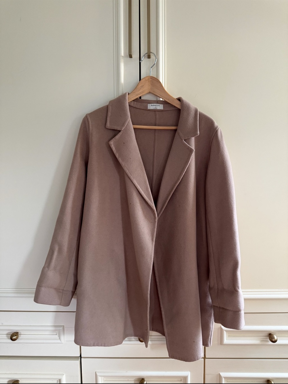 Aritzia Babaton Taupe Blazer in size L